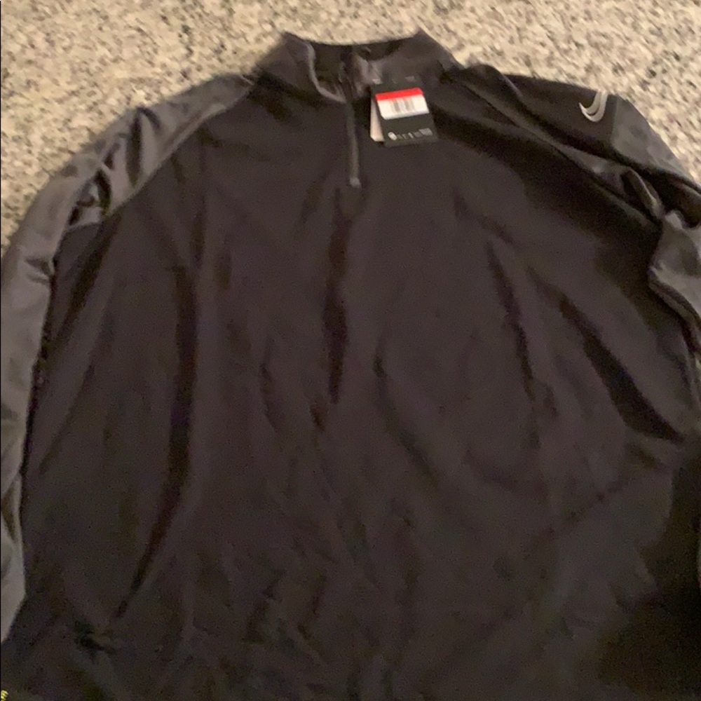 Nike men’s long sleeve 1/4 zip black large